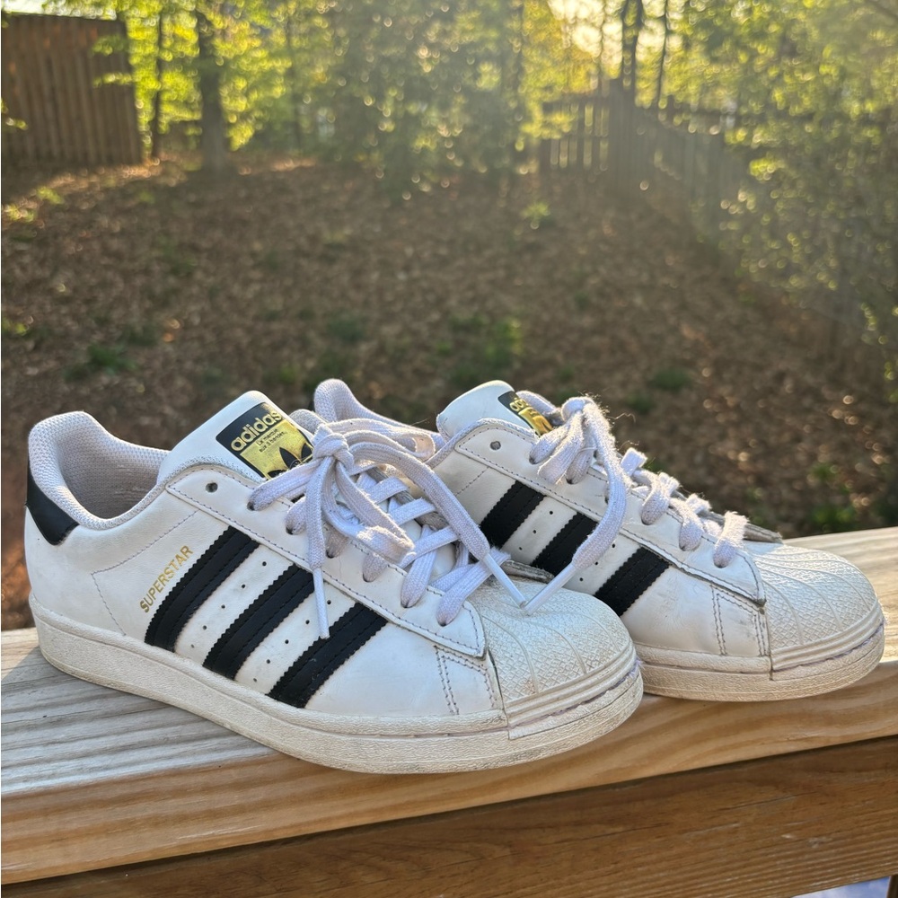 Men’s Adidas Superstar size 8